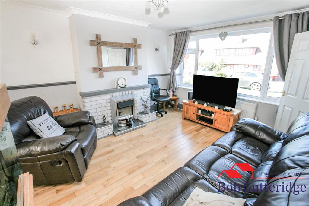 Fearns Avenue, Bradwell, Newcastle, Staffs 3 bed semidetached house