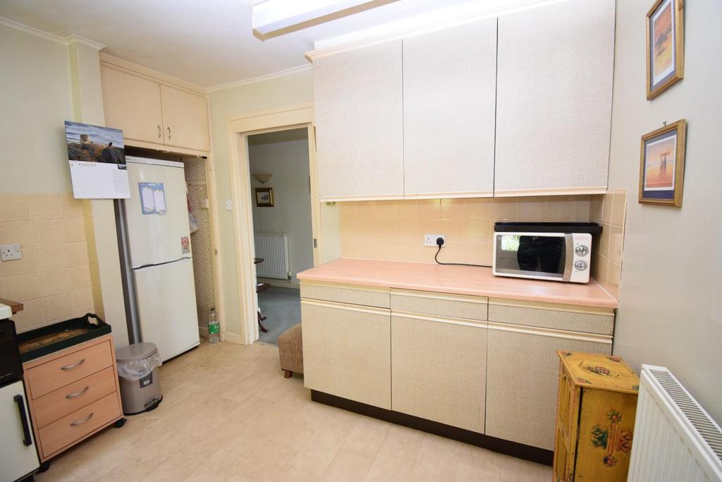 Kitchen1.JPG
