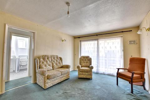 2 bedroom flat for sale - Camber, Rye