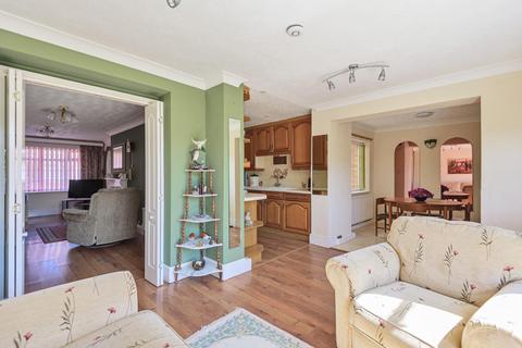 65 Whitethorn Close, York, YO31 9EX