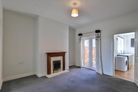 2 bedroom end of terrace house for sale - Park Grove, York