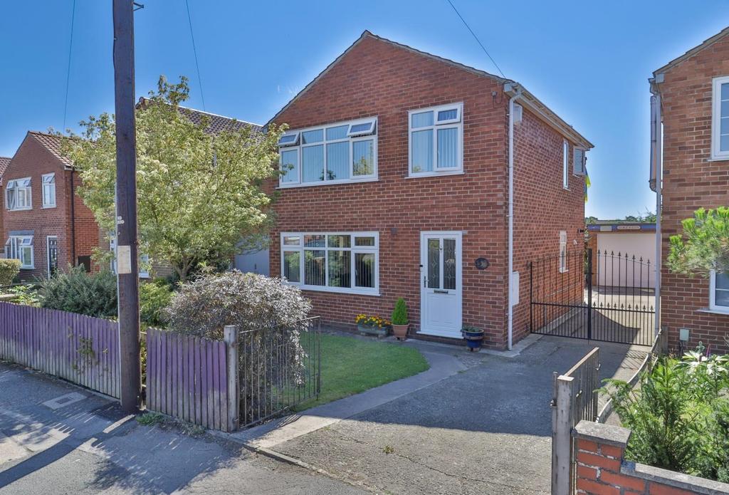 Whenby Grove, York, North Yorkshire 3 bed detached house £349,950