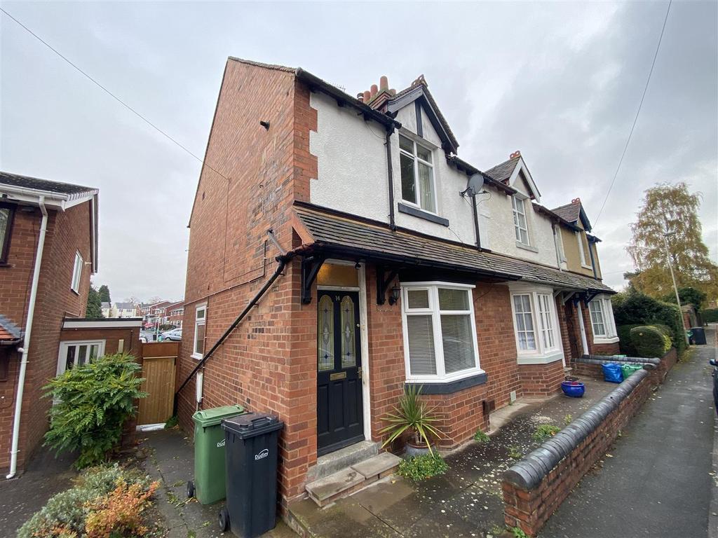 Poole Street, Stourbridge, West Midlands 3 bed semidetached house £