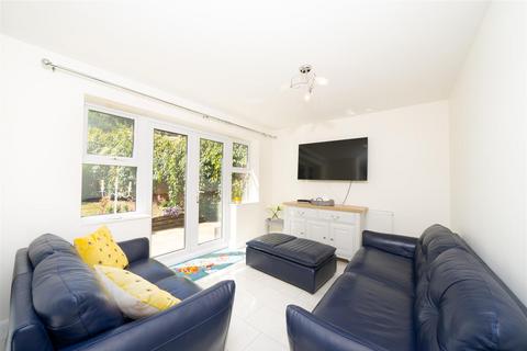 10 Honington Close, Hatton Park, Warwick, CV35 7SW