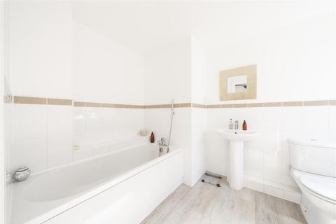 10 Honington Close, Hatton Park, Warwick, CV35 7SW