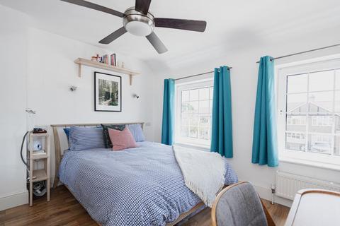 74 Ashby Avenue, Chessington, KT9 2BU