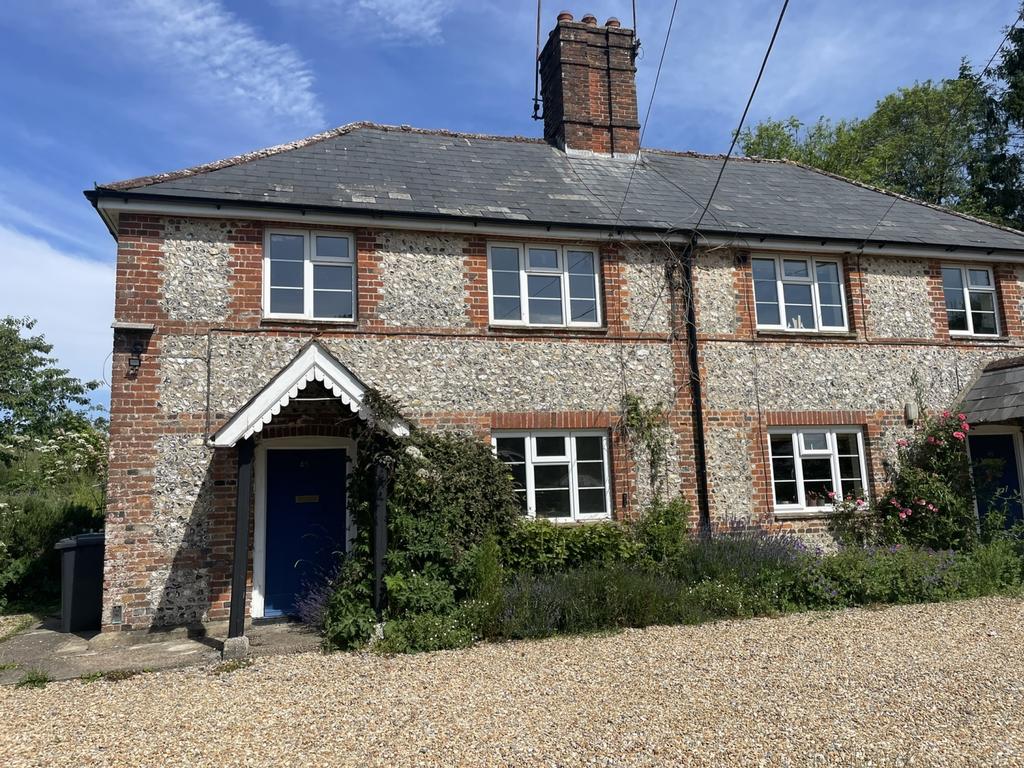 Brown Candover 3 bed cottage £1,200 pcm (£277 pw)