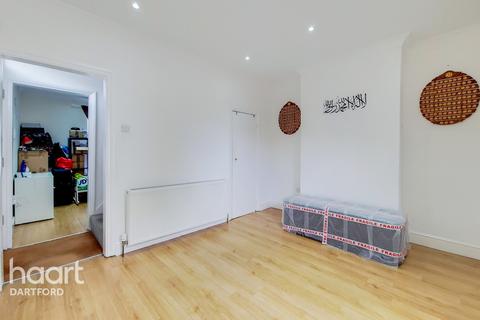 1 Crescent Road, Erith, DA8 2AU