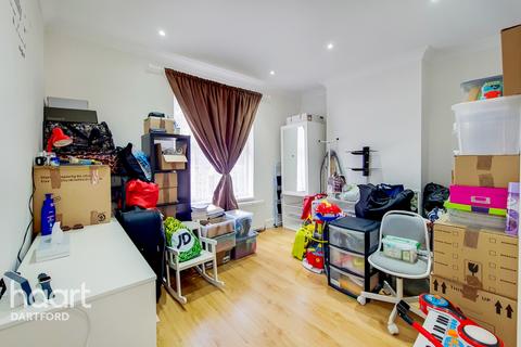 1 Crescent Road, Erith, DA8 2AU