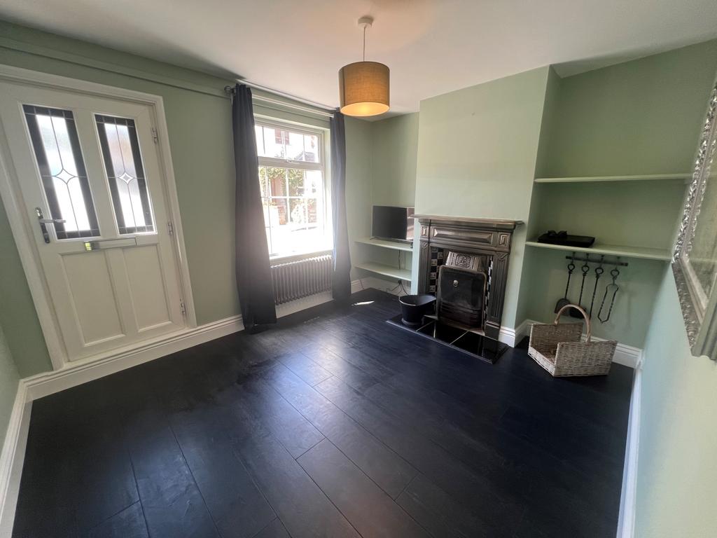 23 Albert Road, Englefield Green, Egham 2 bed end of terrace house £