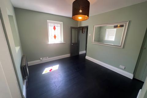 2 bedroom end of terrace house to rent, Albert Road, Englefield Green, Egham, Surrey, TW20