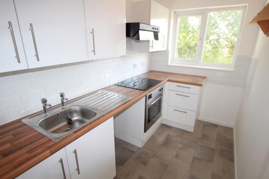 Curlew Close, Beverley, HU17 7QN 1 bed apartment £495 pcm (£114 pw)
