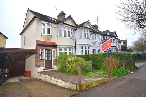 5 bedroom end of terrace house for sale, Forest Drive, Woodford Green, Essex. IG8 9NG