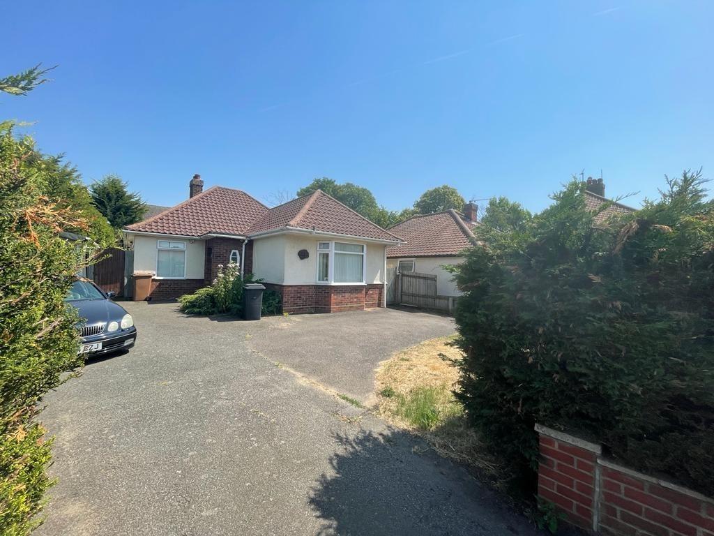 Bixley Road, Ipswich IP3 3 bed bungalow for sale £375,000