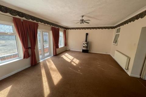 123 Bixley Road, Ipswich, IP3 8NR