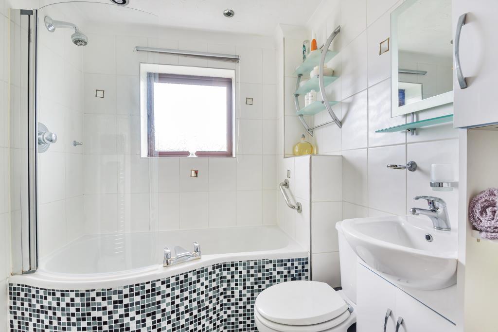 Southwold, Bicester, Oxfordshire, OX26 3 bed semidetached house for