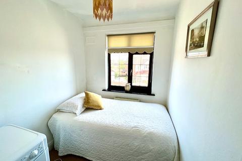 16 Edison Grove, London, SE18 2DN