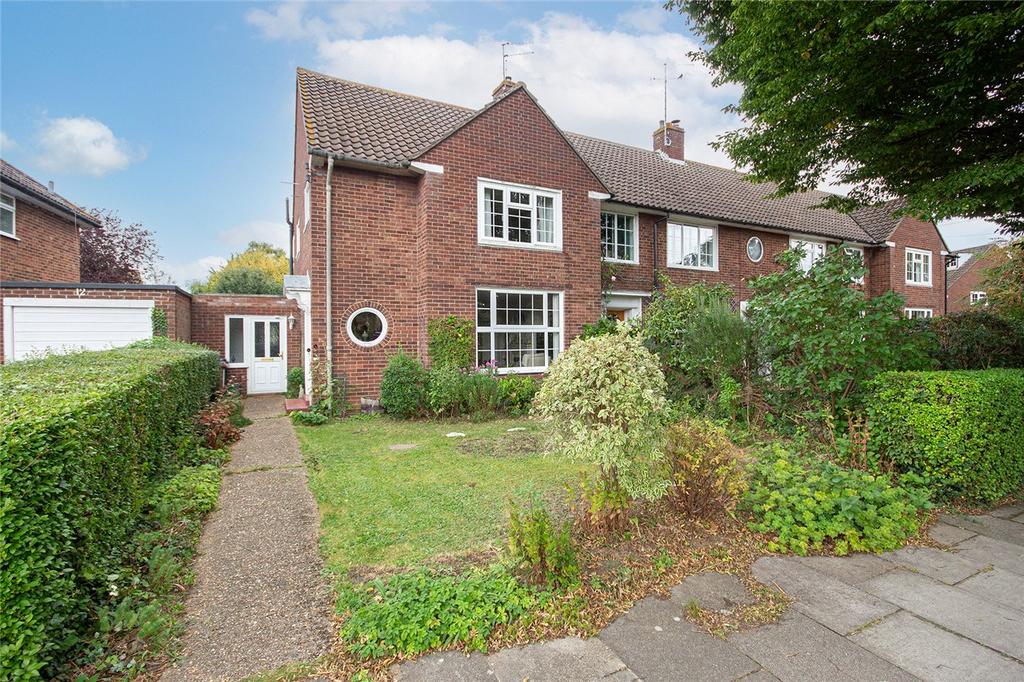 Turmore Dale, Welwyn Garden City... 3 bed end of terrace house £625,000