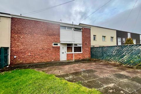 3 bedroom semi-detached house to rent, Chesters Avenue, Longbenton, Newcastle upon Tyne, NE12