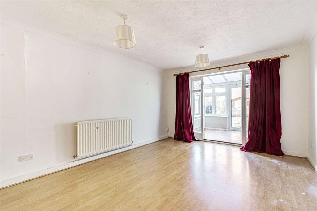 Vicarage Court, Priory Close, Beckenham, BR3 2 bed terraced house £