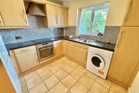 2 bedroom flat to rent, Derby Court, Bury, BL9