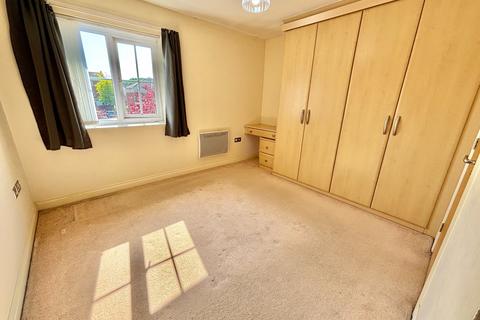 2 bedroom flat to rent, Derby Court, Bury, BL9