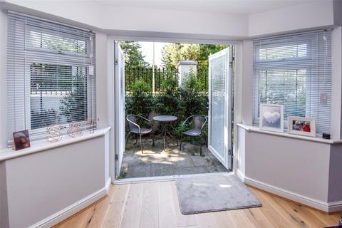 2 bedroom apartment to rent - Fleet, Hampshire GU51