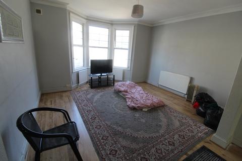 3 bedroom end of terrace house for sale - Southall, UB1