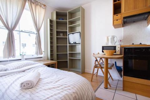 Studio to rent, Gloucester Street, Pimlico, London, SW1V