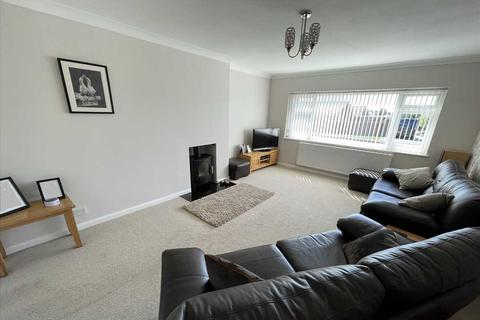 3 bedroom bungalow for sale - Pinewood Avenue, Filey