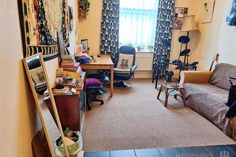 1 bedroom apartment for sale, Wellington Road, Dewsbury, WF13