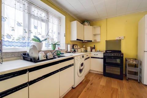 102a Rectory Place, London, SE18 5BY
