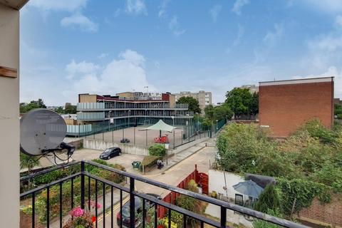 102a Rectory Place, London, SE18 5BY