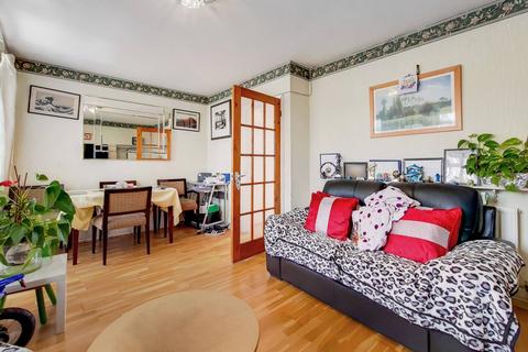 102a Rectory Place, London, SE18 5BY