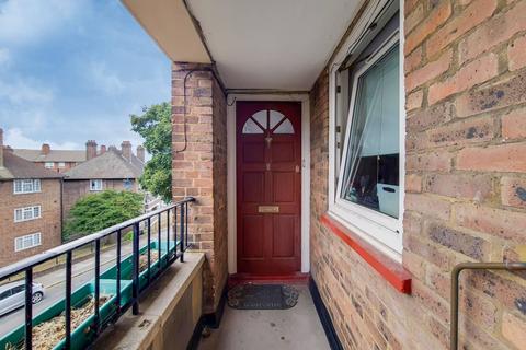 102a Rectory Place, London, SE18 5BY