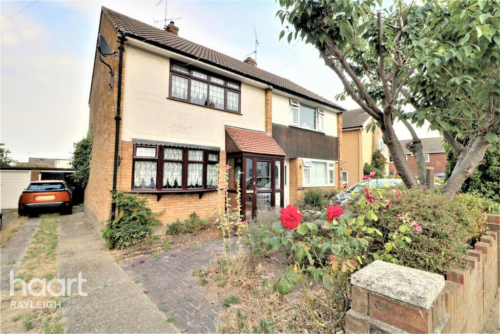 Grove Hill, LeighOnSea 2 bed semidetached house for sale £300,000