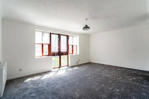 2 bedroom apartment to rent, Balfour Court, Station Road, Harpenden, Hertfordshire, AL5