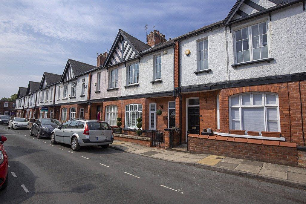 North Parade, York, North Yorkshire... 3 bed terraced house £2,500