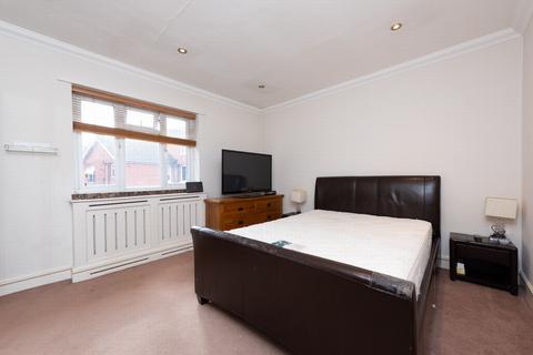 1 bedroom apartment to rent, Cambridge Road West, North Camp, GU14