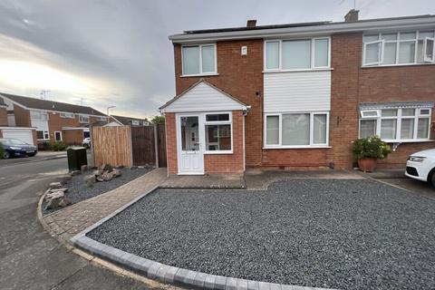 3 bedroom semi-detached house to rent, Pitton Close, Wigston, LE18