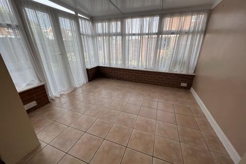 3 bedroom semi-detached house to rent, Pitton Close, Wigston, LE18