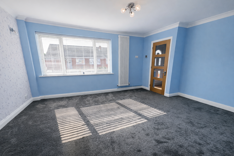 3 bedroom semi-detached house to rent, Pitton Close, Wigston, LE18