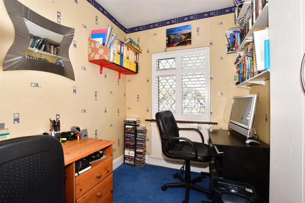Bedroom 5 / Study