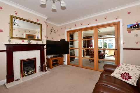105 Oaks Avenue, Worcester Park, KT4 8XG