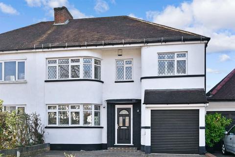 105 Oaks Avenue, Worcester Park, KT4 8XG