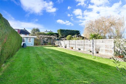 105 Oaks Avenue, Worcester Park, KT4 8XG