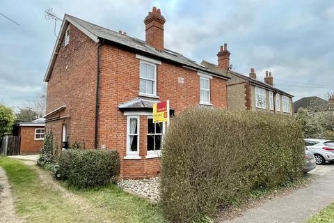 83 Grasmere Road, Lightwater, GU18 5TL