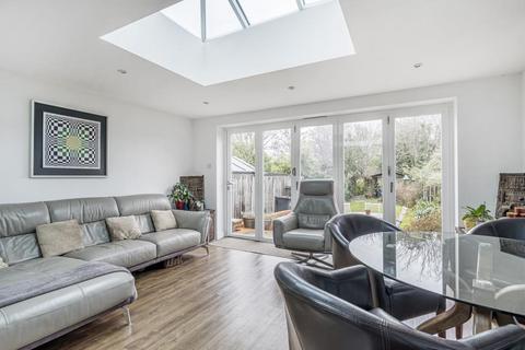 83 Grasmere Road, Lightwater, GU18 5TL