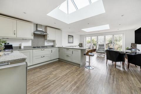 83 Grasmere Road, Lightwater, GU18 5TL