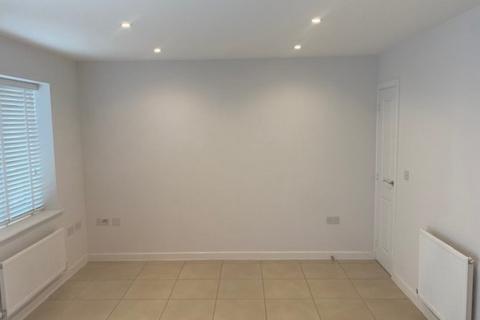 3 bedroom detached house to rent, Little Thurrock, Grays, Essex, RM16